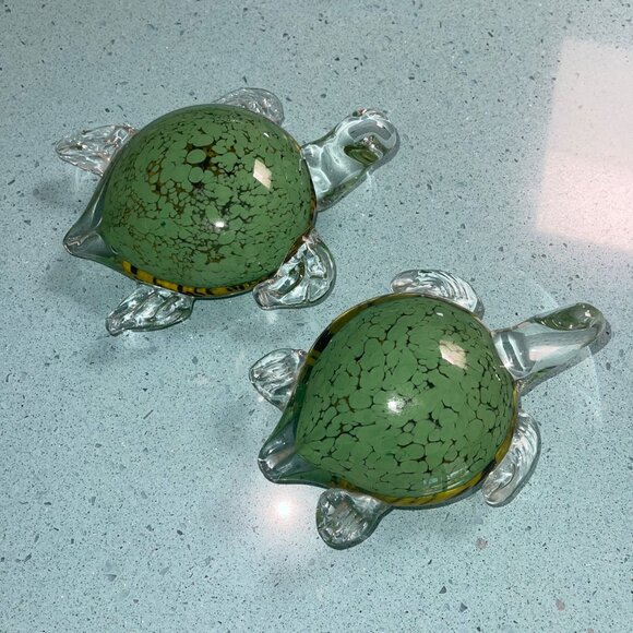 Gorgeous Designs Turtles Green Set of 2 Art Glass Heavy Solid Decor - Picture 2 of 9